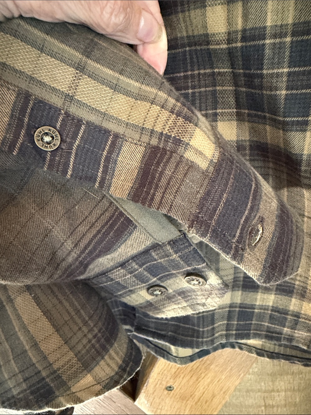 NWT Men’s Large Kuhl Fugitive Flannel shirt in roasted barley - Picture 5 of 10